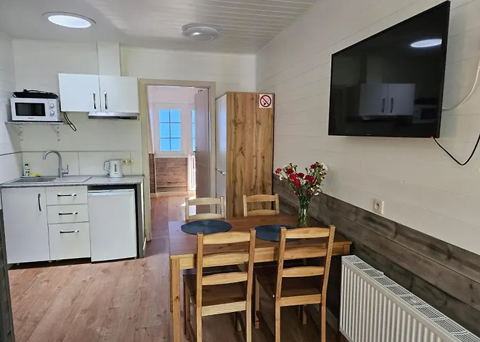 Goscinne Rejs Янтар